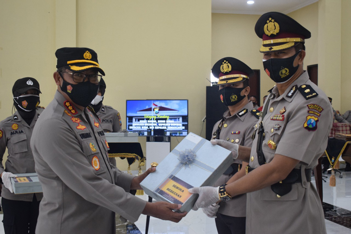 Kapolresta Sidoarjo Pimpin Sertijab Enam Perwira