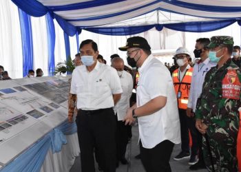 Luhut Panjaitan Tinjau Pembangunan Bandara di Kediri
