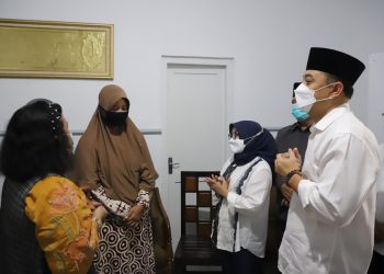 Kunjungi Keluarga Awak Nanggala-402, Wali Kota Eri Cahyadi: Surabaya Bangga Miliki Patriot seperti Suami Ibu