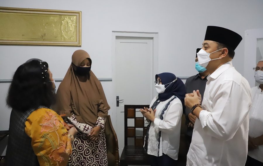 Kunjungi Keluarga Awak Nanggala-402, Wali Kota Eri Cahyadi: Surabaya Bangga Miliki Patriot seperti Suami Ibu
