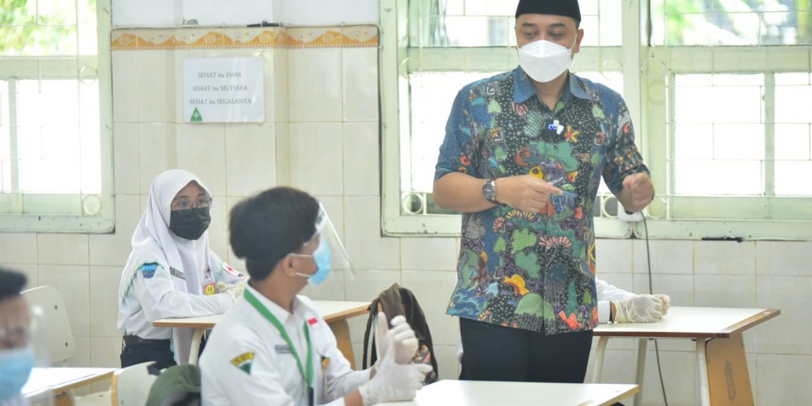 Pemkot Surabaya Berkoordinasi dengan Pemprov Jatim Persiapkan Sekolah Tatap Muka