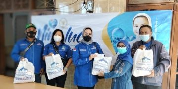 Lucy Kurniasari: Demokrat Surabaya Berbagi Peduli bersama Jurnalis Pokja Politik