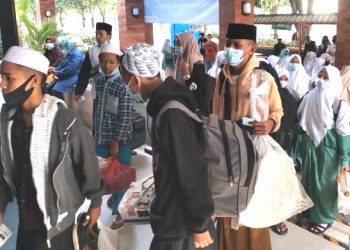 Hampir 2.000 Penumpang Mudik ke Bawean