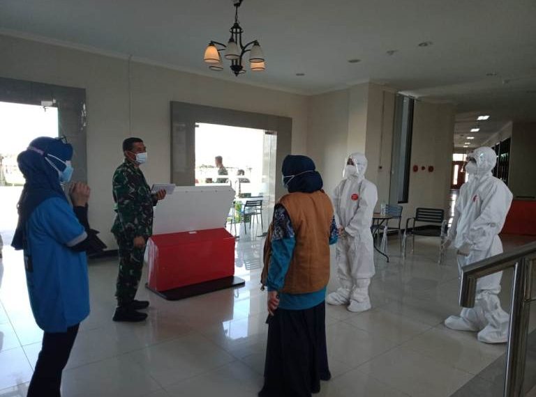 Brigjen TNI Herman Tinjau Tempat Isolasi Covid di Bangkalan
