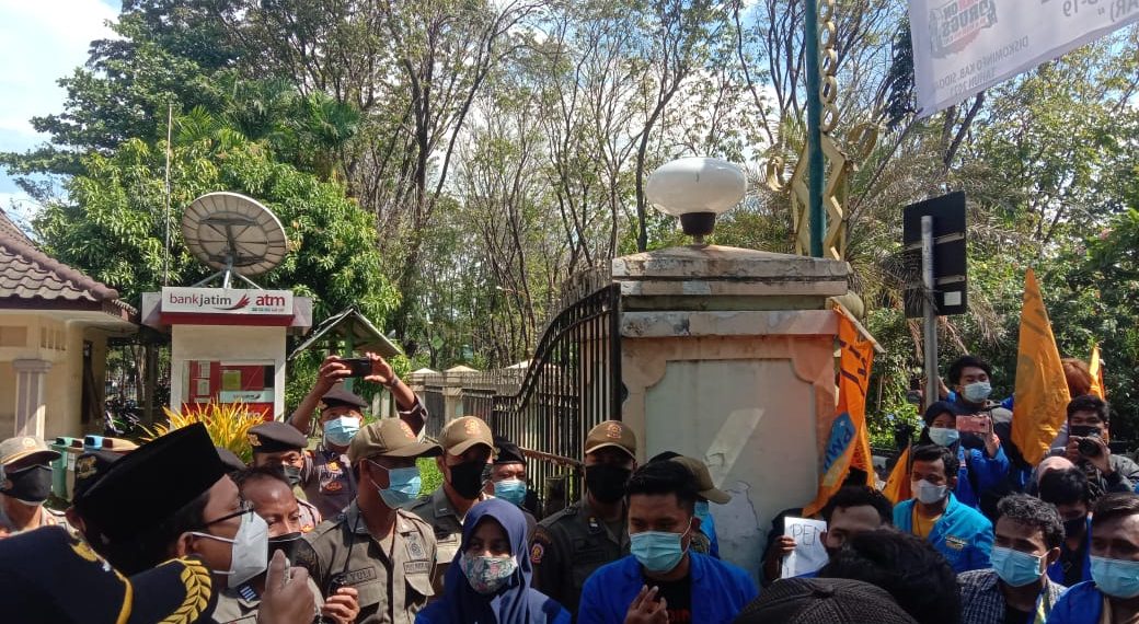 Diunjukrasa Mahasiswa, Bupati Akan Segera Lakukan Mutasi Pejabat Dilingkungan Pemkab Sidoarjo