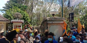 Diunjukrasa Mahasiswa, Bupati Akan Segera Lakukan Mutasi Pejabat Dilingkungan Pemkab Sidoarjo