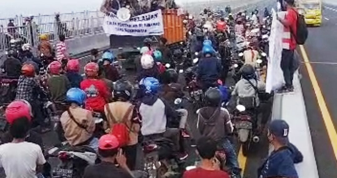 Tanggapan Walikota Eri Soal Aksi Demo Akbar Warga Madura