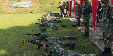 latihan menembak Kodim Lamongan
