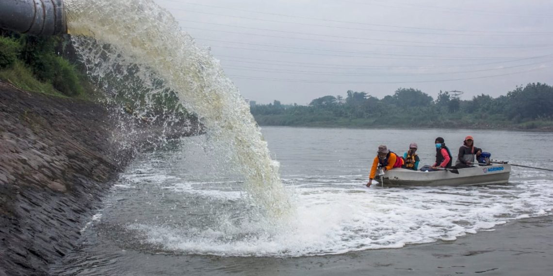 Aktivis Lingkungan Ekspedisi Kali Porong, Temukan 3 Industri Kertas Daur Ulang Cemari Sungai