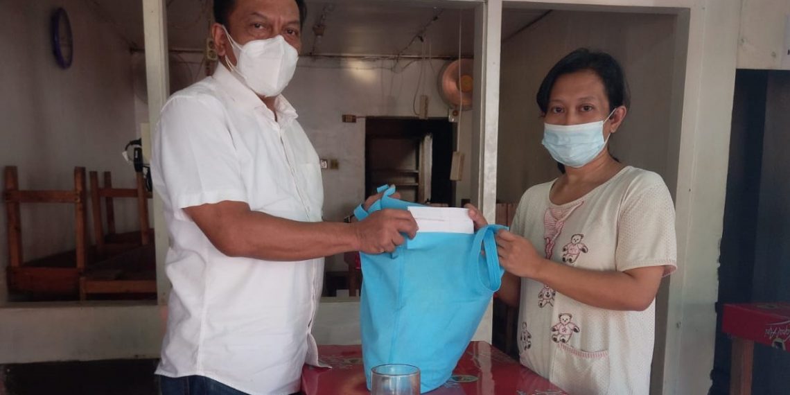 Tak Bisa Jualan Pentol, Jual Kartu PKH untuk Menyambung Hidup