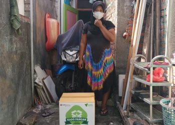 Distribusikan Puluhan Paket Kado Pangan Bagi Warga Yang Jalani Isolasi Mandiri