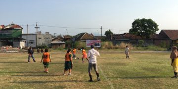 Peringati HUT RI, Pemuda Dusun Suko Gelar Sepak Bola Ibu-ibu