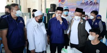 NasDem Gresik Lindungi Para Kiai dan Santri dengan Vaksinasi