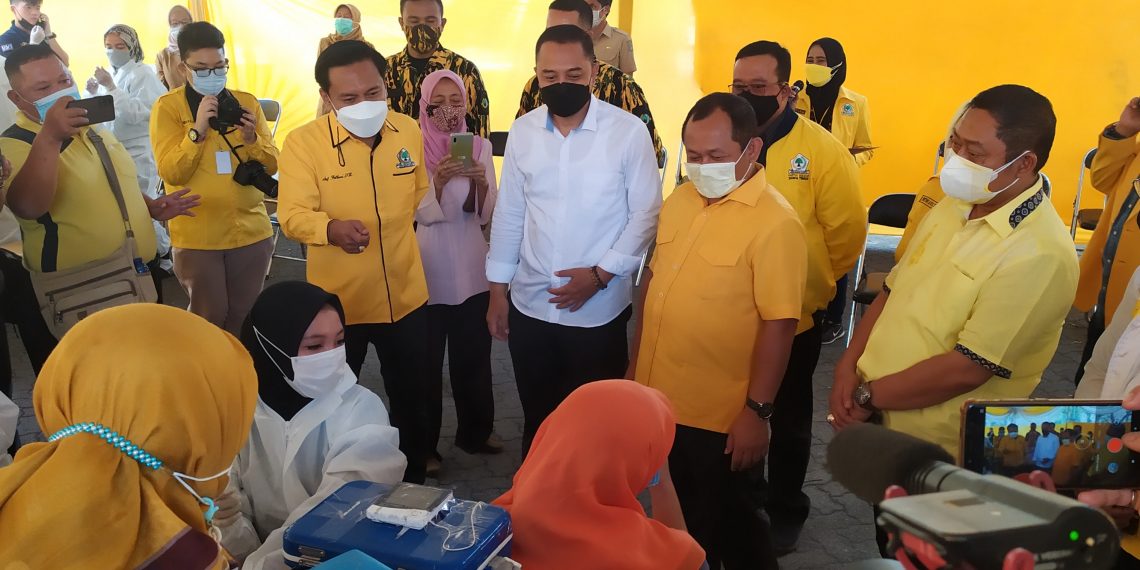 Vaksin Gratis 1.000 Dosis, Golkar Surabaya juga Bagikan Beras