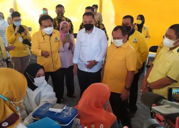 Vaksin Gratis 1.000 Dosis, Golkar Surabaya juga Bagikan Beras