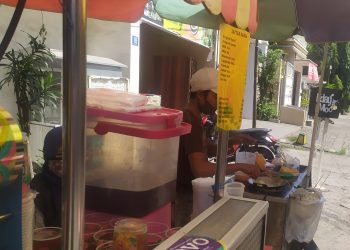 Penjual Jajanan Sekolah Gembira Jalannya PTM Terbatas