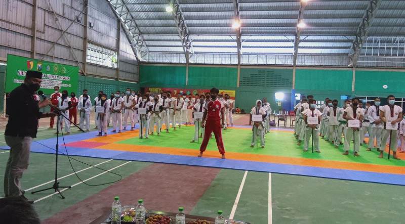Ketua Umum Pengprov Kodrat Jatim Ir H. Bambang Haryo Soekartono saat membuka Porkab Sidoarjo di GOR Tenis Indoor Sidoarjo