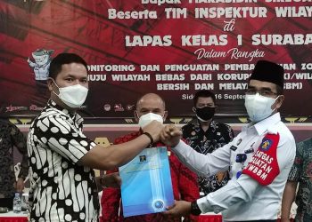 Lapas I Surabaya Kanwil Kemenkumham Jatim siap terus melanjutkan reformasi birokrasi. Caranya dengan membangun zona integritas menuju Wilayah Bebas dari Korupsi (WBK).