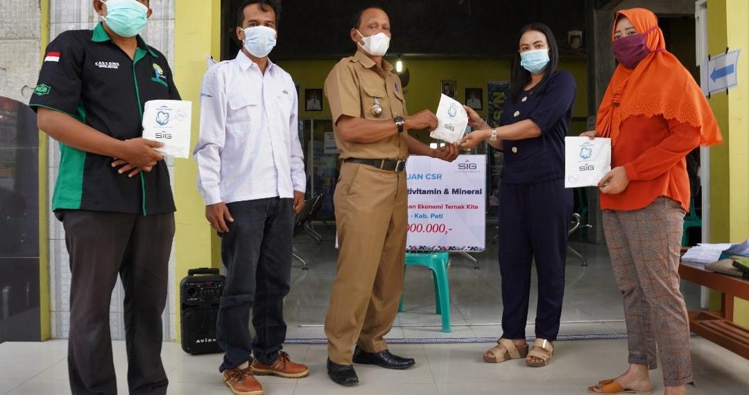Dukung Pencegahan Covid-19, SIG Serahkan Bantuan 5.000 Paket Multivitamin