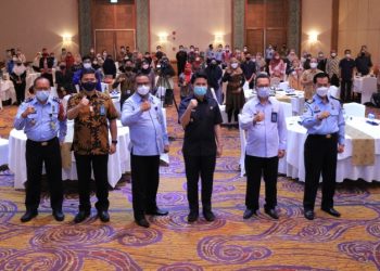 Kanwil Kemenkumham-Pemprov Jatim seusai melaunching KI