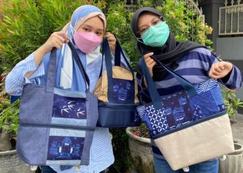 Dua Siswi Smansa Gresik Ciptakan Tas Unik Berbahan Limbah Kain, Pesanan Mulai Mengalir