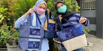 Dua Siswi Smansa Gresik Ciptakan Tas Unik Berbahan Limbah Kain, Pesanan Mulai Mengalir
