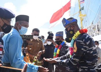 Taruna Akademi Angkatan Laut Tingkat III Angkatan 68 tiba di Dermaga Faslabuh Ranai, Kepulauan Natuna, Selasa (28/9/2021).