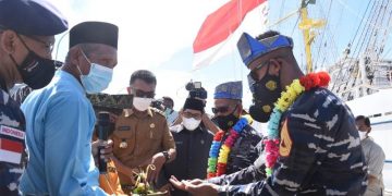Taruna Akademi Angkatan Laut Tingkat III Angkatan 68 tiba di Dermaga Faslabuh Ranai, Kepulauan Natuna, Selasa (28/9/2021).