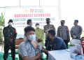 Polisi Vaksinasi Jamaah Shalat Jumat Masjid Agung Sidoarjo
