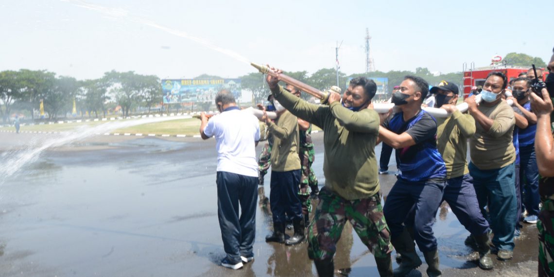 Strategi AAL Asah Naluri Tempur Prajuritnya Hadapi Bahaya Kebakaran