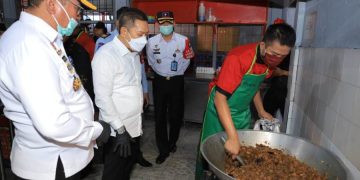 Kunker di Rutan Medaeng, Adies Kadir Cicipi Semur Daging Olahan Warga Binaan