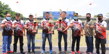 Kanwil Kemenkumham Jatim menggelar Lomba Tembak Pistol Eksekutif dalam rangka Hari Dharma Karya Dhika (HDKD) 2021. Juara pertama Karutan Kelas I Surabaya Wahyu Hendrajati, juara kedua Plt. Karutan Trenggalek Dadang Rais dan juara ketiga Karutan Pacitan Eko Ari Wibowo.