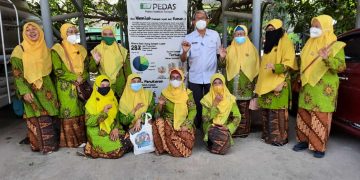 Peduli Petugas Kebersihan, Aisyiyah Gresik Himpun Sampah Warga