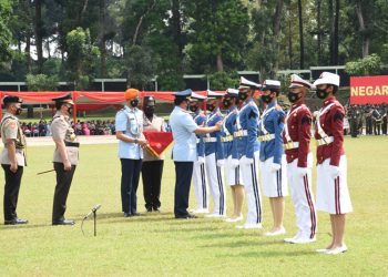 Hari Sumpah Pemuda, Gubernur AAL Hadiri Wisuda 982 Prabhatar Akademi TNI dan Akpol 2021