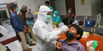 Pemerintah Kota (Pemkot) Surabaya Kembali menggelar Swab dan Vaksin Hunter di 31 Kecamatan di Surabaya. Kegiatan ini dimulai pada malam Minggu (02/10/2021).