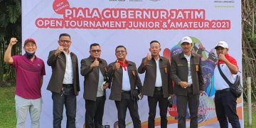 Turnamen Golf Piala Gubernur Jawa Timur Junior dan Amatir yang digelar pada 7-9 Oktober 2021 di Surabaya resmi dibuka dan dimulai pada Kamis, 7 Oktober 2021.