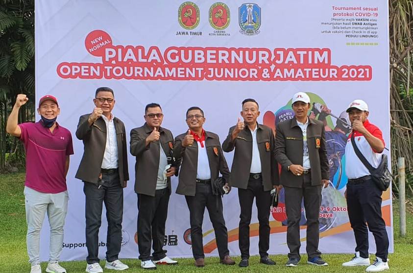 Turnamen Golf Piala Gubernur Jawa Timur Junior dan Amatir yang digelar pada 7-9 Oktober 2021 di Surabaya resmi dibuka dan dimulai pada Kamis, 7 Oktober 2021.