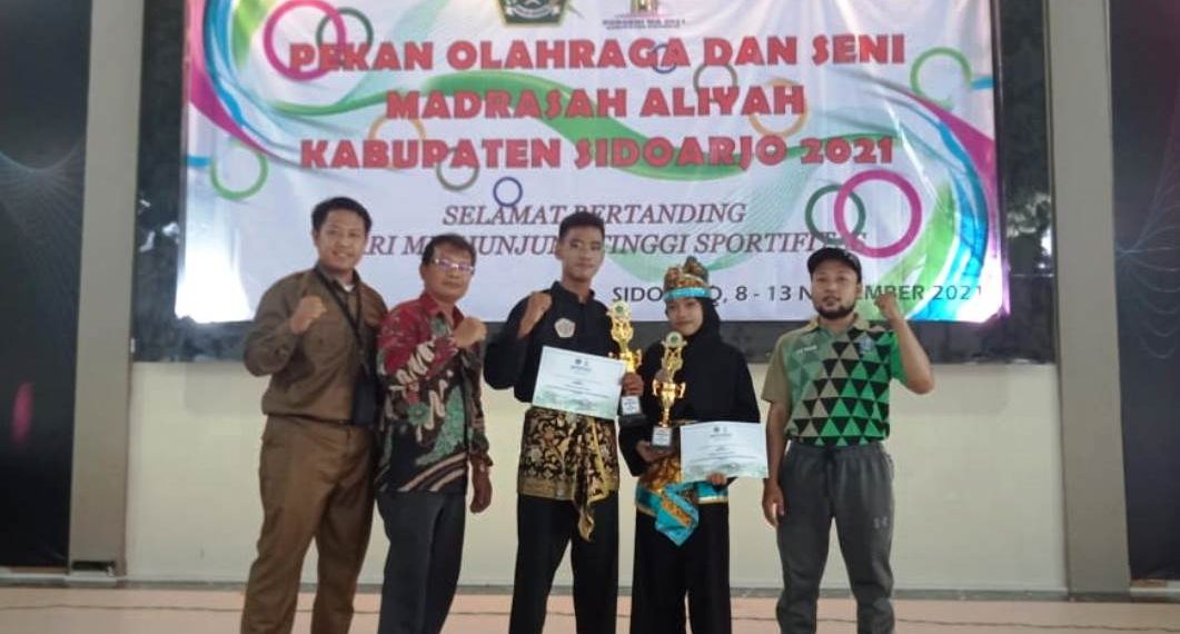 Siswa MA NU Sidoarjo Kawinkan Juara Pertama Pencak Silat Putra-Putri