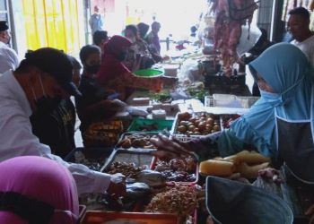 BHS saat kunjungan di Pasar Tarik, Kabupaten Sidoarjo