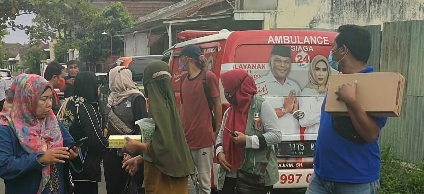 Mimik Idayana Salurkan Bantuan untuk Korban Banjir Bandang Batu