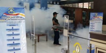 Penyemprotan atau fogging sebagai salah satu upaya pencegah DBD.
