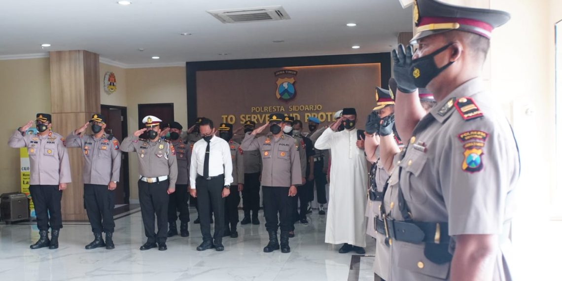 Kapolresta Sidoarjo Pimpin Sertijab Kasat Tahti dan Kapolsek Krian
