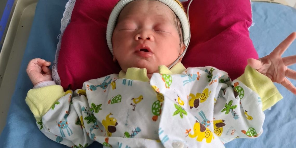 Mantan Pj Bupati Sidoarjo Terima Cucu