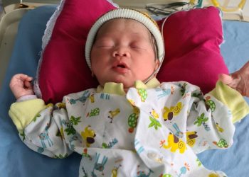 Mantan Pj Bupati Sidoarjo Terima Cucu