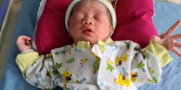 Mantan Pj Bupati Sidoarjo Terima Cucu