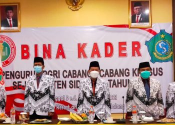 PGRI Sidoarjo Gelar Bina Kader