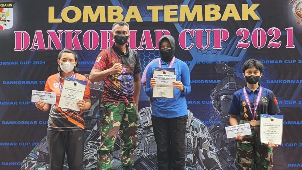 Taruna Akademi Angkatan Laut (AAL), Sersan Taruna (P) Gusnelia Azri berhasil menyabet Juara lll Kategori Tembak Pistol Perorangan Putri jarak 20 Meter yang digelar di Lapangan Tembak Jusman Puger, Kesatrian Marinir Hartono, Cilandak, Jakarta kemarin.