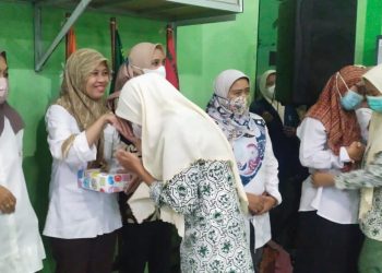 Peringatan Hari Guru di SMK Plus NU Diwarnai Tangis Haru