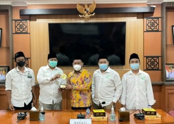 Bersama 11 Lainnya, Bupati Gresik Fandi Akhmad Yani Raih Penghargaan Tokoh Muda NU Inspiratif 2021