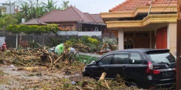 Banjir Bandang Kota Batu Hanyutkan 15 Orang, 11 Masih Hilang